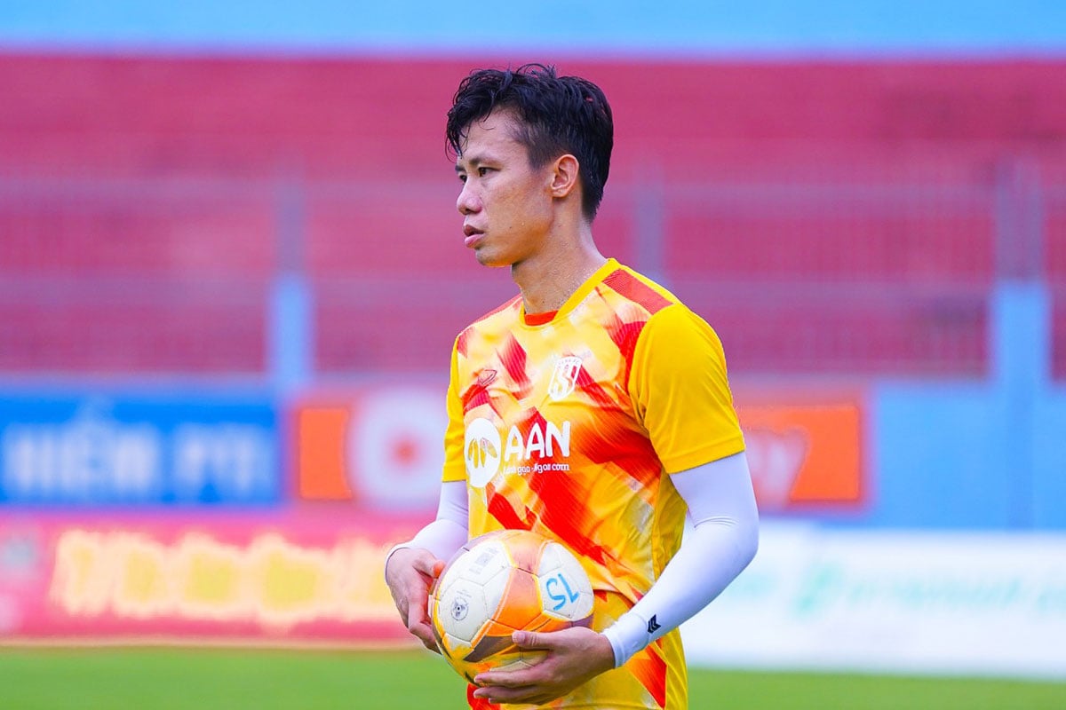 Thương vụ 11 tỷ đồng của đội bóng suýt rớt hạng tại V-League 2023 đổ bể? - Ảnh 1.