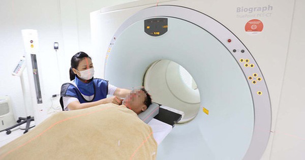 Cho Ray Hospital has sent people to study, preparing to receive a radiation therapy system worth thousands of billions of dong.