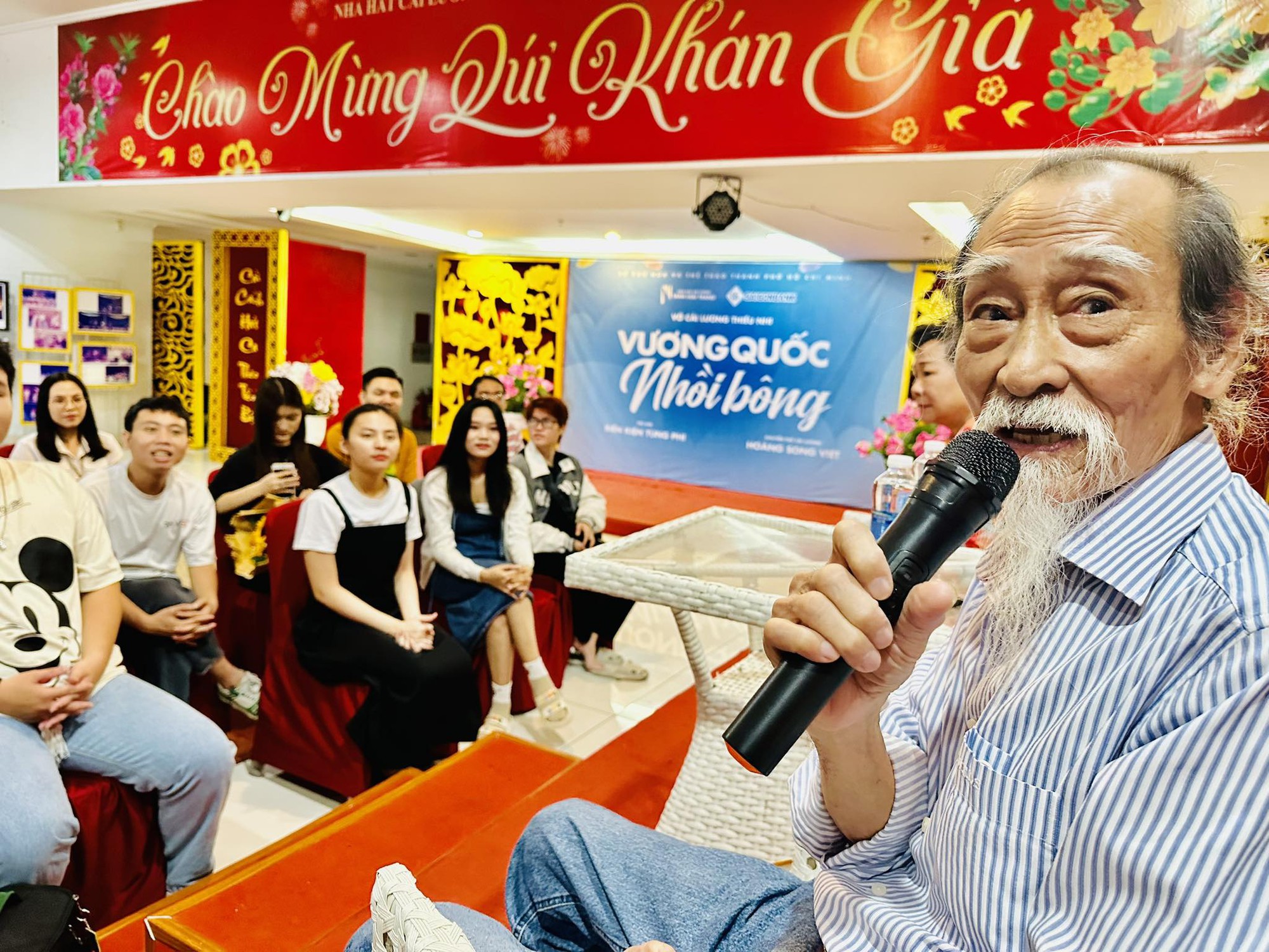 Ông Ba bắt rắn và vợ kể chuyện Đoàn Cải lương Nam Bộ - Ảnh 4.
