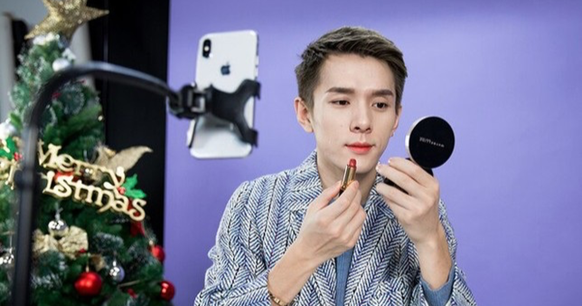 China's "Lipstick King" Boycotted, Loses Billions of Dollars for Saying the Wrong Thing