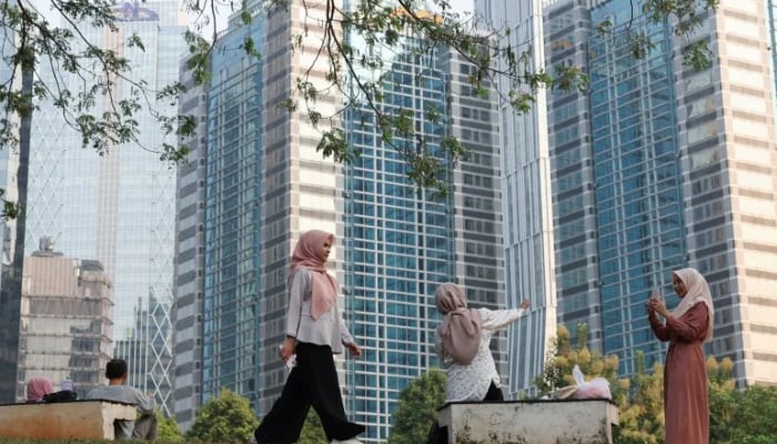 Millions of Indonesians leave the middle class