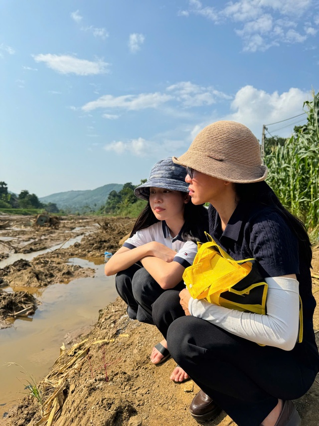 Sẻ chia với người dân thôn Làng Nủ sau bão lũ, sạt lở đất - Ảnh 5.