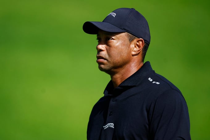 Tiger Woods trong lúc đánh tập trước thềm Genesis Invitational trên sân Riviera Country, California ngày 13/2/2024. Ảnh: AFP