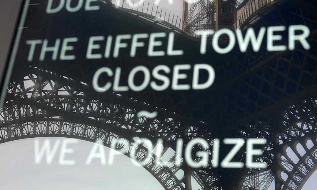 Tháp Eiffel đóng cửa - VnExpress Du lịch