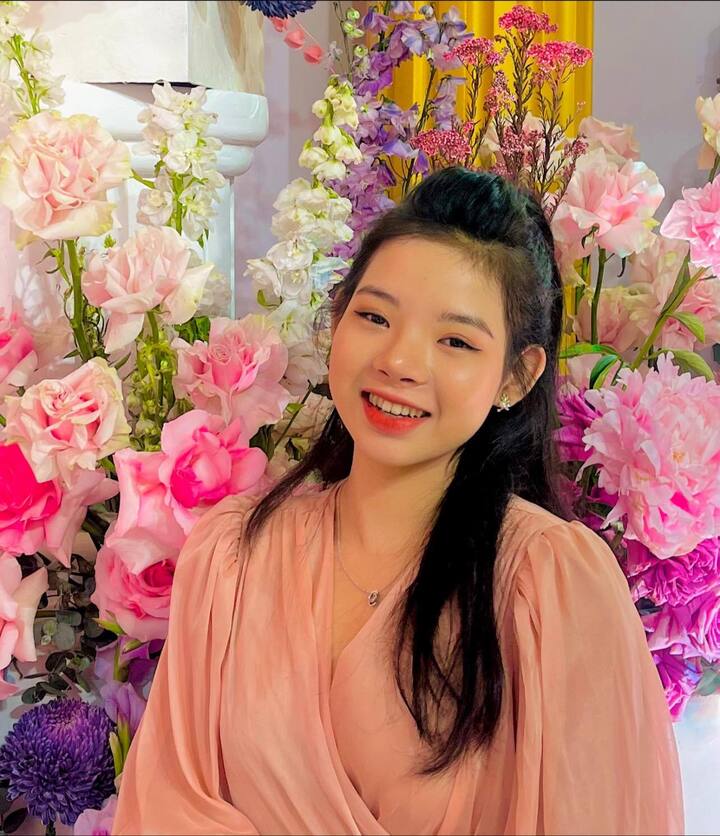 Nacido en una familia de artistas, Hoang Thai Phuong heredó rápidamente el talento de sus padres. Siguió la tradición familiar desde los 6 años cuando estudió Ca Tru. En 2016, Thai Phuong ganó el primer premio en el Festival Ca Tru de Hanoi.