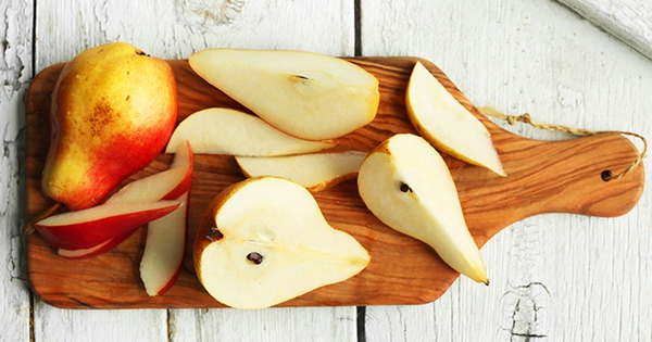 Does pear help treat cough and reduce phlegm?