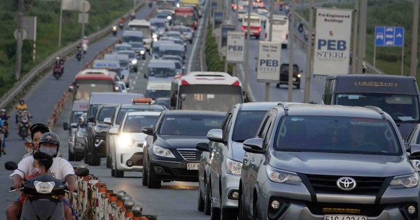 Prime Minister requests to mobilize resources to expand Ho Chi Minh City expressway