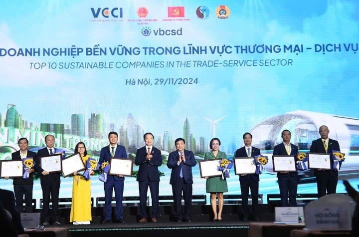 Top 10 doanh nghiệp bền vững trong lĩnh vực thương mại - dịch vụ.