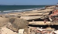 Playa de Cua Dai devastada por deslizamientos de tierra