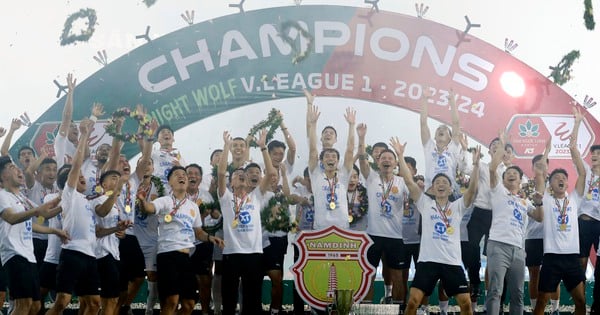 Vô địch V-League với 5 tỉ tiền thưởng, CLB Nam Định bất ngờ nhận thêm món quà quý