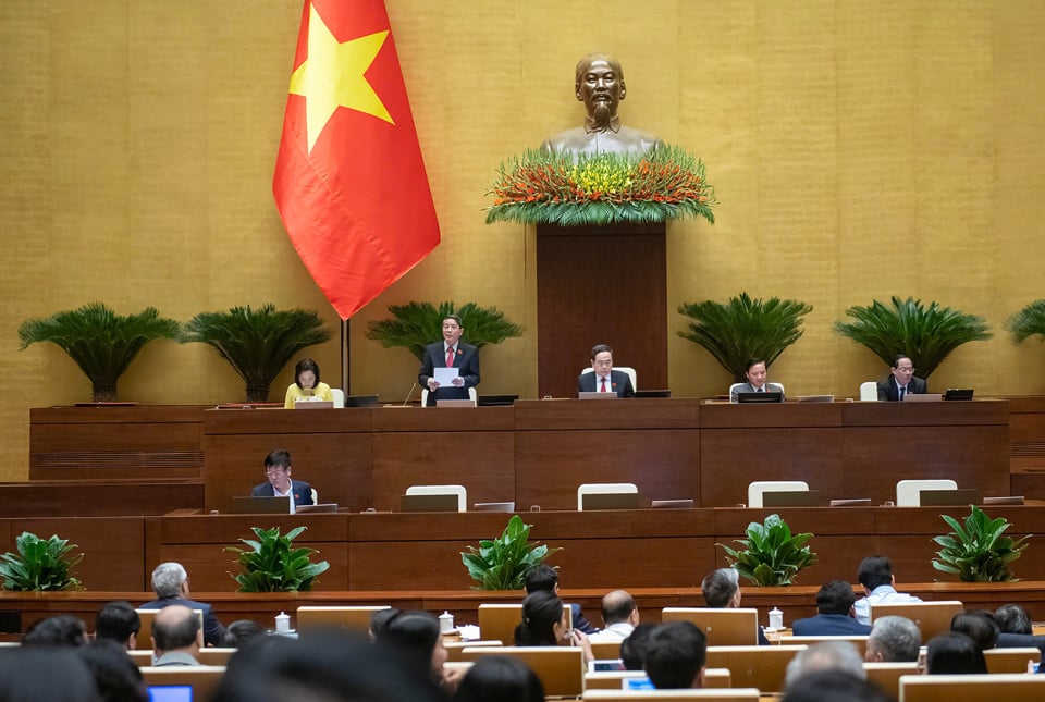 国会副議長のグエン・ドゥック・ハイ氏が議論の司会を務めた。写真: Quochoi.vn 