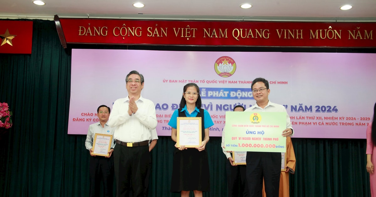 Nearly 40 billion VND was registered to support at the launching ceremony of the Peak Month "For the Poor"