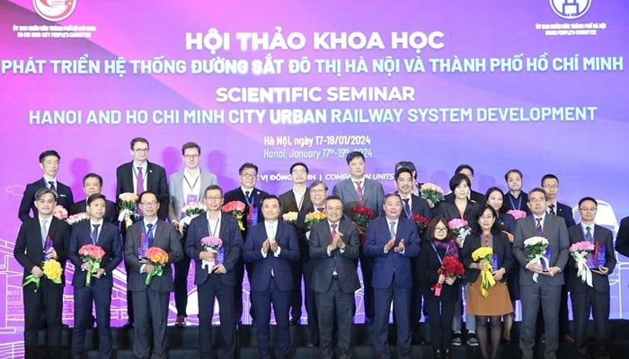 The urban railway system is the "backbone" of the transport infrastructure network.