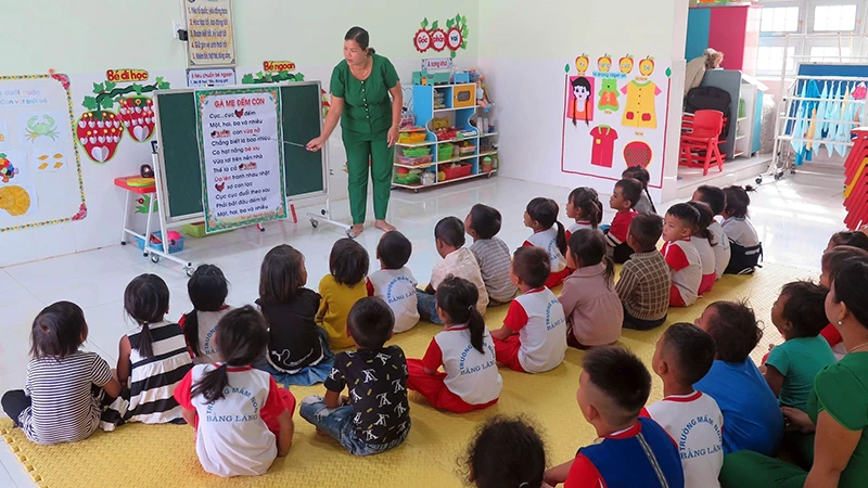 Schwerpunkt liegt auf dem Lehren und Lernen von Vietnamesisch für Kinder ethnischer Minderheiten