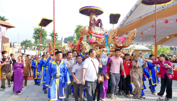 សកម្មភាពទាក់ទាញជាច្រើននៅពិធីបុណ្យប្រាសាទ Bao Ha ដែលធំជាងគេនៅខេត្ត Lao Cai