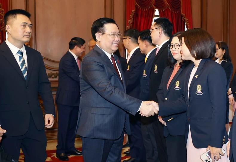 [Photo] Le président de l'Assemblée nationale Vuong Dinh Hue visite l'Université Chulalongkorn de Thaïlande photo 4