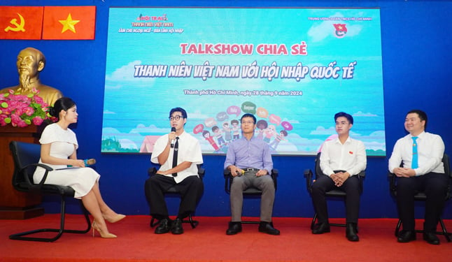 Một buổi talkshow được tổ chức vào sáng 28-9, trong khuôn khổ Hội trại “Thanh niên Việt Nam - Làm chủ ngoại ngữ, Bản lĩnh hội nhập”.Ảnh: QUỐC THẮNG