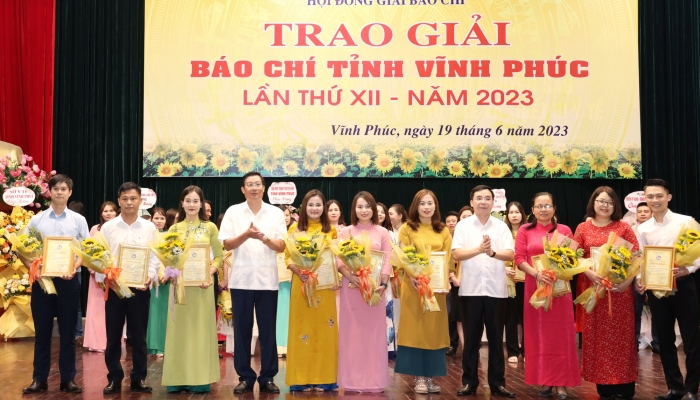 Khen thưởng 35 tác phẩm xuất sắc