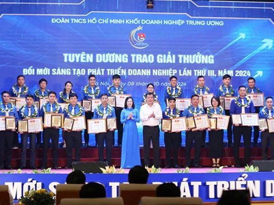 สมาชิกสหภาพท่าเรือดานังคว้ารางวัล 'นวัตกรรม - ความคิดสร้างสรรค์ - การพัฒนาธุรกิจ'