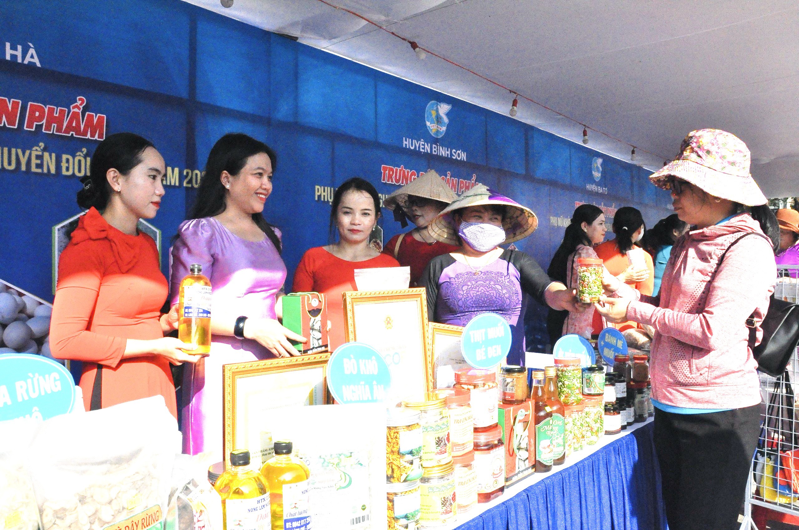 Quảng Ngãi: Sôi nổi Ngày phụ nữ khởi nghiệp năm 2024- Ảnh 2.