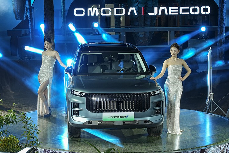 Nguyen Xuan Son's Jaecoo J7 priced from 729 million in Vietnam