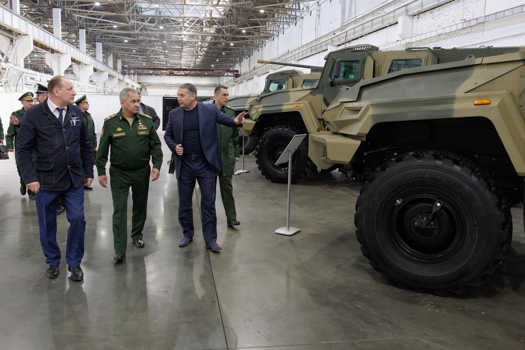 Nga tiết lộ năng lực sản xuất vũ khí dù bị áp hàng nghìn lệnh cấm vận - 1