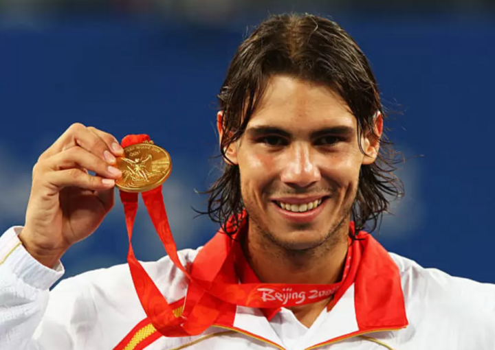 Cũng trong năm 2008, Nadal giành tấm HCV Olympic đầu tiên trên đất Bắc Kinh. Tay vợt số 1 thế giới lúc bấy giờ đánh bại Novak Djokovic tại bán kết, thắng luôn Fernando Gonzelez 3-0 ở trận chung kết. Tấm HCV này là tiền đề cho danh hiệu Golden Slam của Nadal trong năm 2011.