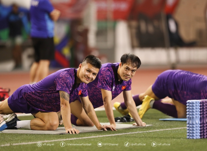 AFF Cup: Đội tuyển Việt Nam tập buổi đầu tiên ở Philippines, sẵn sàng giành 3 điểm- Ảnh 10.