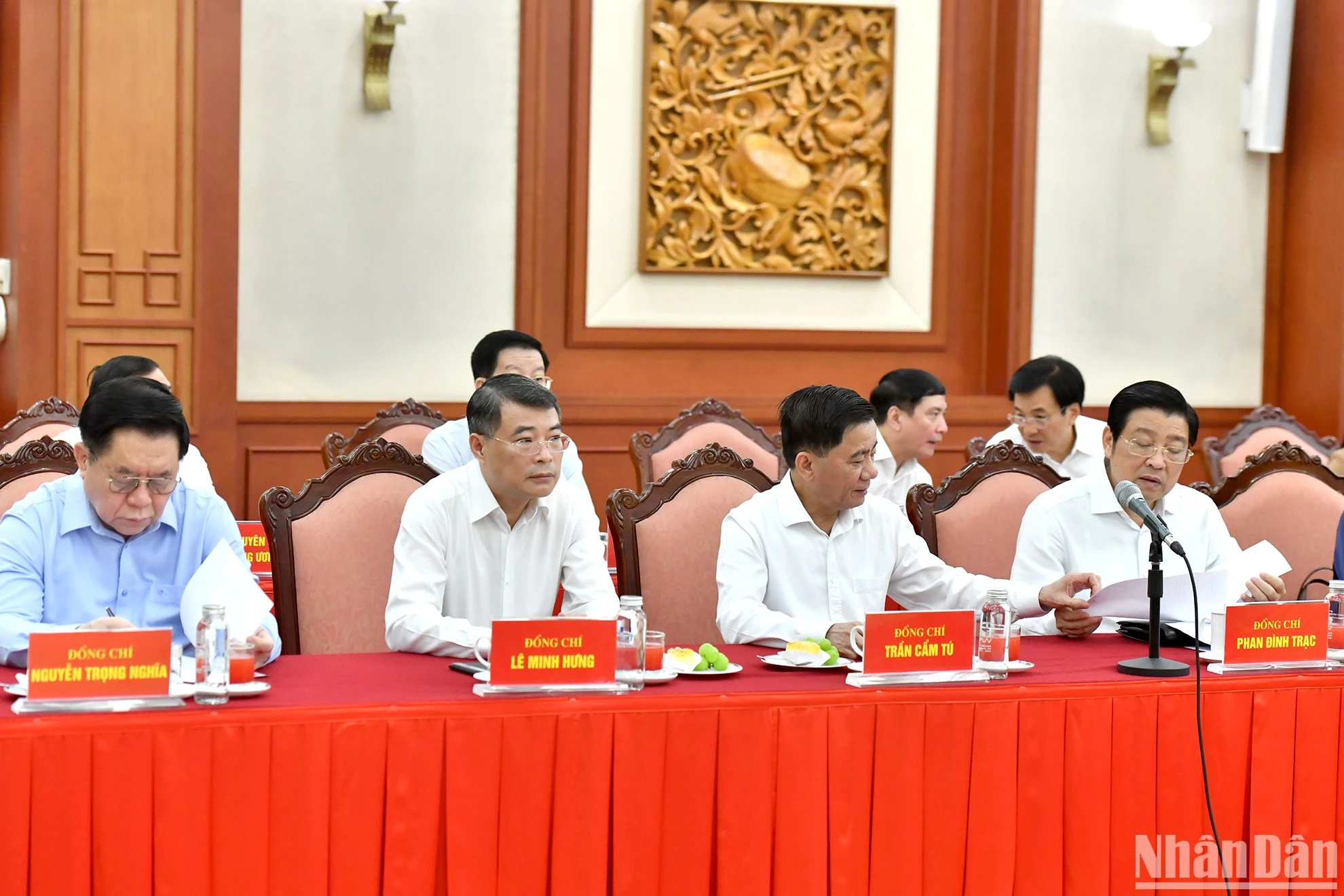 [Photo] General Secretary and President To Lam chaired a meeting with leaders and former leaders of the Party and State photo 9