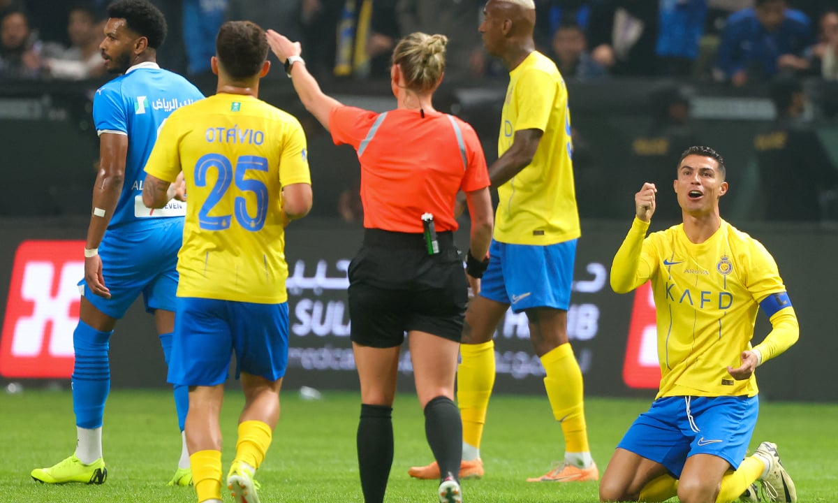 Ronaldo khiếm nhã sau trận thua của Al Nassr