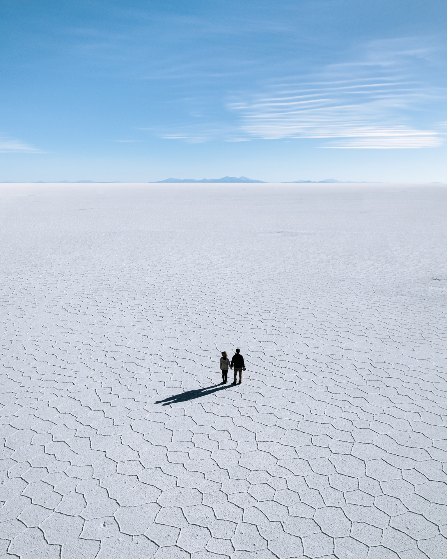 Cả hai chụp hình kỷ niệm ở cánh đồng muối Uyuni, Bolivia