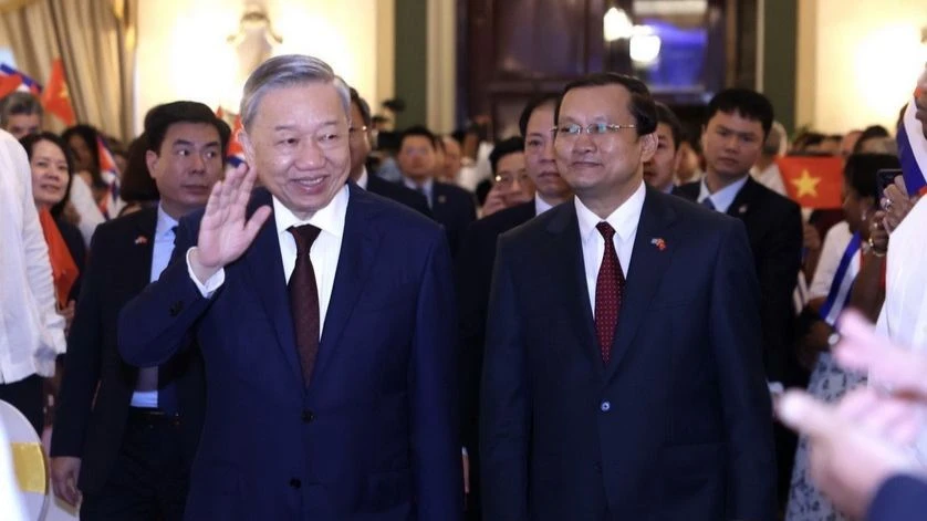 [Photo] Le Secrétaire général et Président To Lam rencontre les délégués de l'amitié populaire et la jeune génération de Cuba