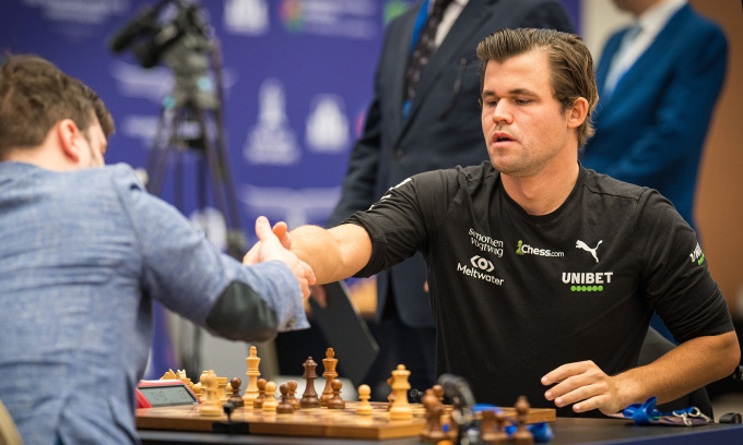 Magnus Carlsen ในการแข่งขันชิงแชมป์โลก Rapid and Blitz Chess ประจำปี 2023 ที่ซามาร์คันด์ ประเทศอุซเบกิสถาน ระหว่างวันที่ 26 ธันวาคมถึง 30 ธันวาคม ภาพ: FIDE