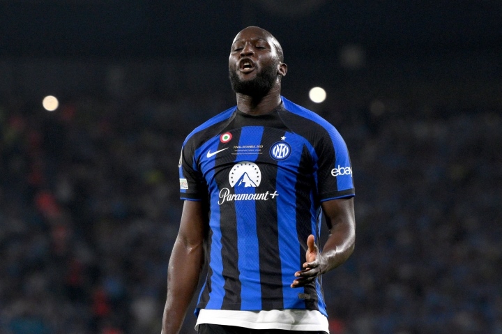 Primer plano de Lukaku dos veces dejando a los aficionados del Inter de Milán sin palabras - 4