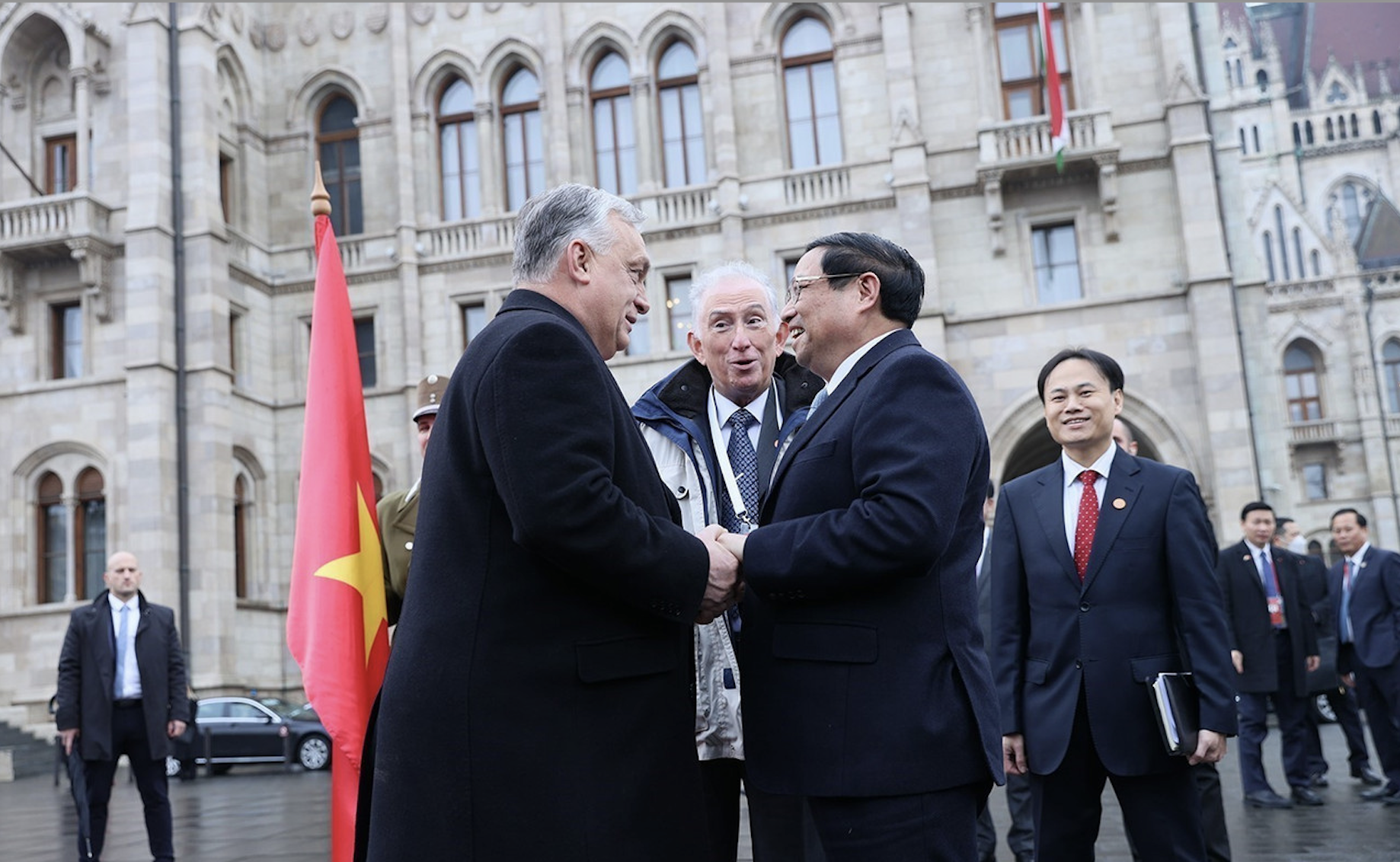 Thủ tướng Hungary Viktor Orban chủ trì lễ đón Thủ tướng Phạm Minh Chính