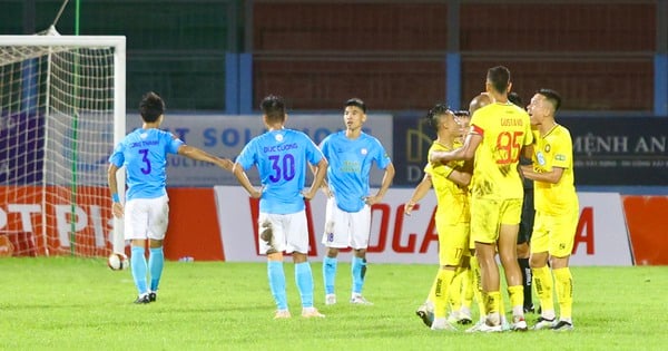 Bộ đôi ngoại binh tỏa sáng, CLB Thanh Hóa chiếm ngôi nhì V-League