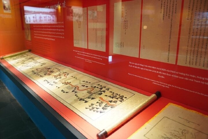 A corner of the exhibition space of Nguyen Dynasty Records – Memories of a Dynasty. (Photo: National Archives Center I)