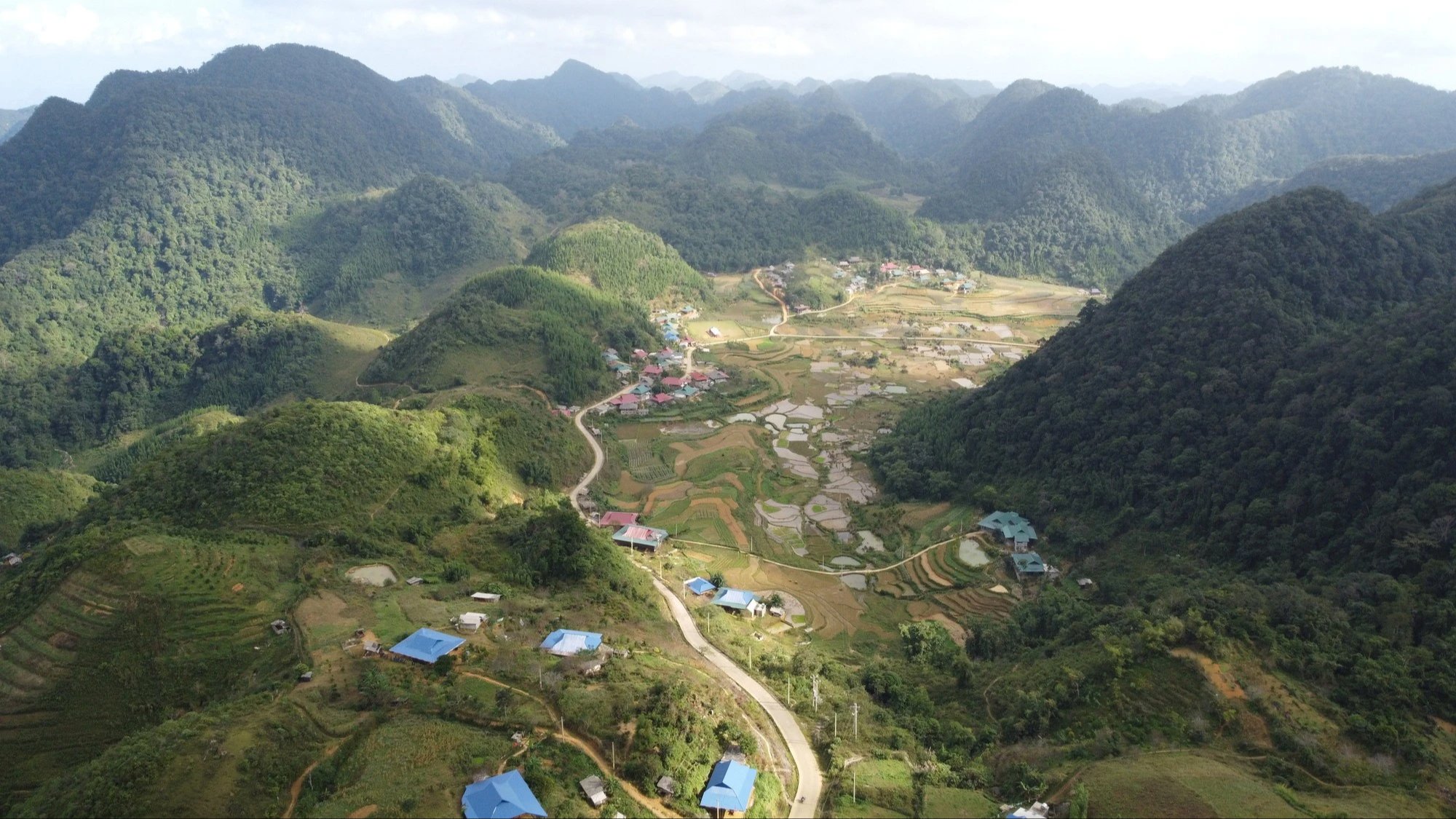 Xây cáp treo chiêm ngưỡng hệ sinh thái cao hơn 1.700 m so với mực nước biển - Ảnh 1.