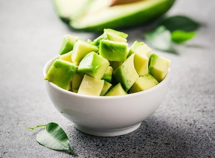 Avocados haben viele gesundheitliche Vorteile.