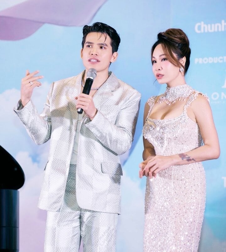 Uyen Linh et Quoc Thien ont une relation étroite.