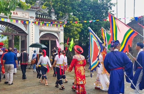 ខេត្ត Quang Ngai៖ ទិដ្ឋភាពសំខាន់ៗនៃពិធីបុណ្យ Dien Truong Ba រូបថត ២