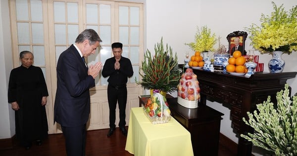 US Secretary of State visits home, burns incense and offers condolences to General Secretary's family