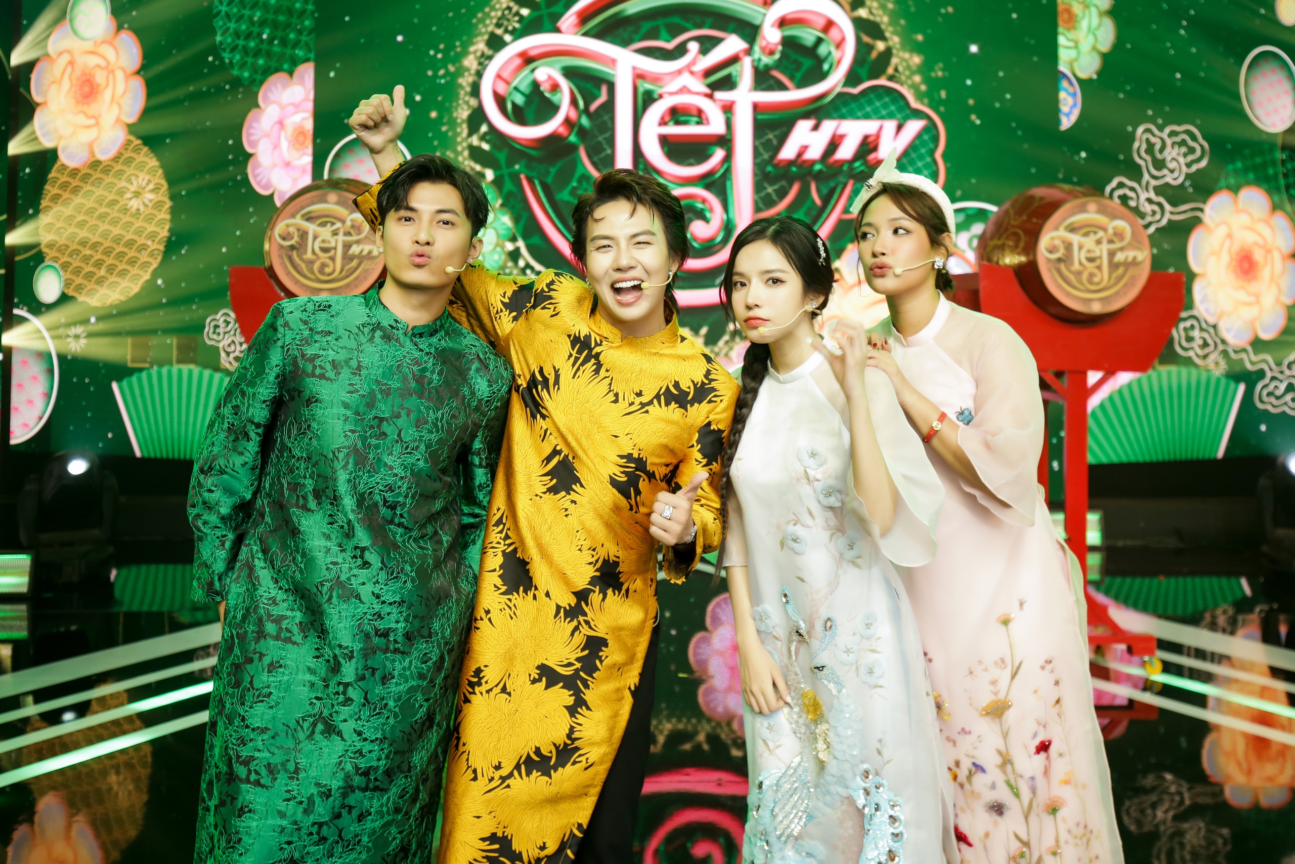 Hồ Ngọc Hà, Chi Pu, Đông Nhi cùng dàn sao Việt đón giao thừa tại ‘Tết HTV’- Ảnh 11.