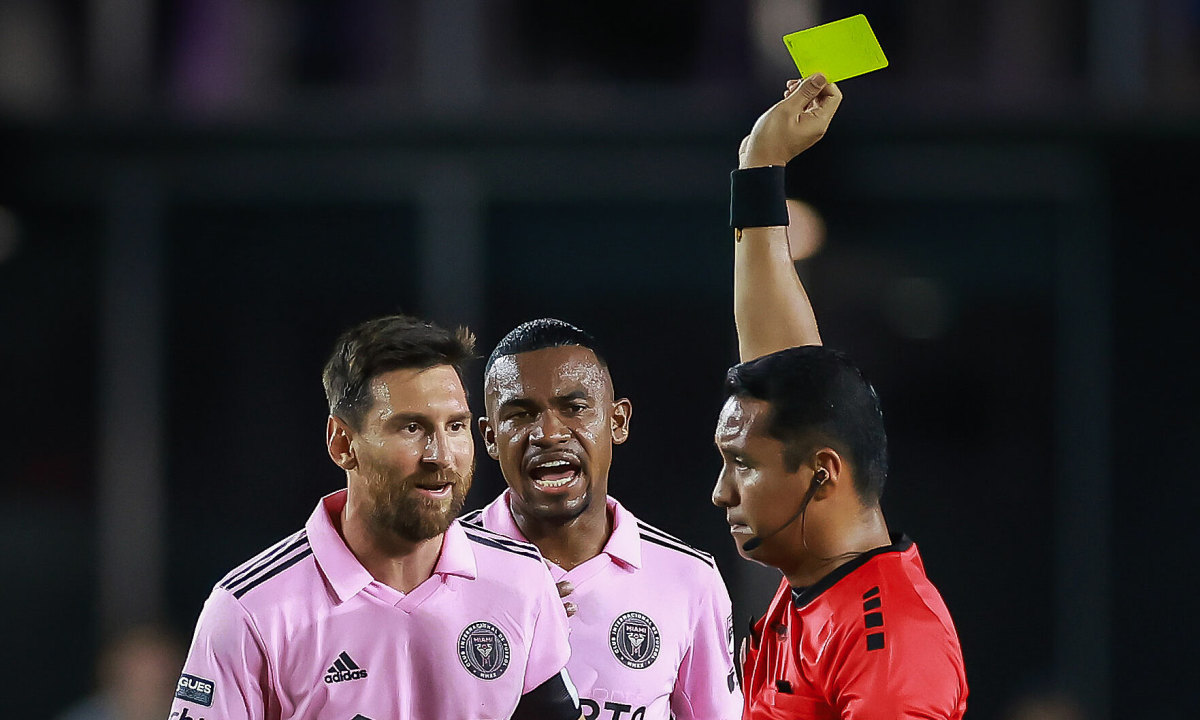 Opponent wants referee to give Messi red card