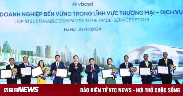 Công bố Top 100 doanh nghiệp phát triển bền vững tại Việt Nam năm 2024