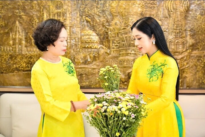 NSƯT Phương Nga Sao Mai ra MV "Lòng mẹ" dành tặng các những người mẹ Việt Nam, trong đó có mẹ của nữ ca sĩ.