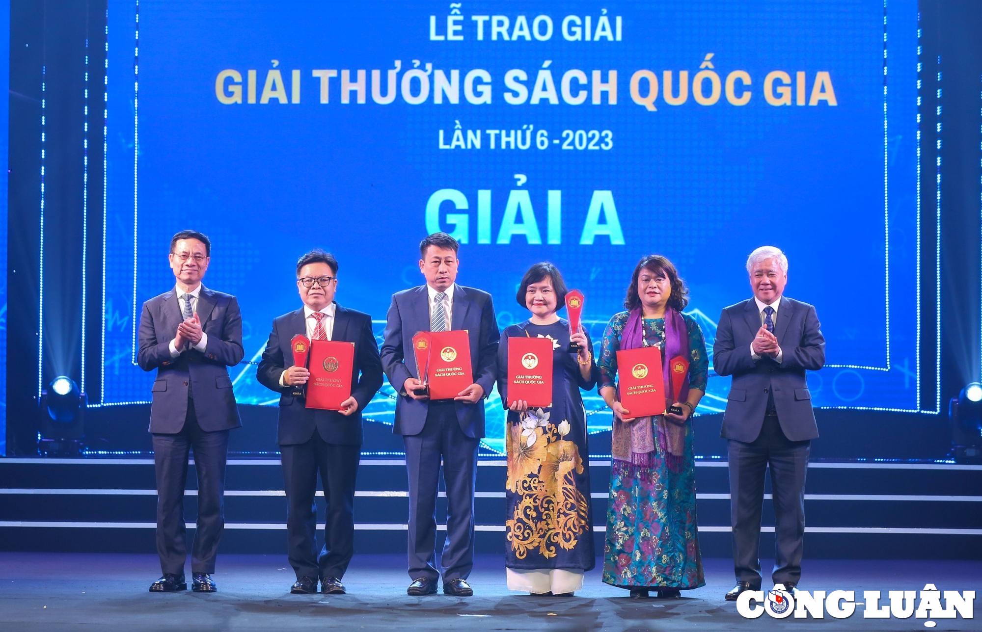 ton vinh cac tac gia dich gia nguoi lam cong tac xuat ban la ton vinh van hoa doc hinh 4