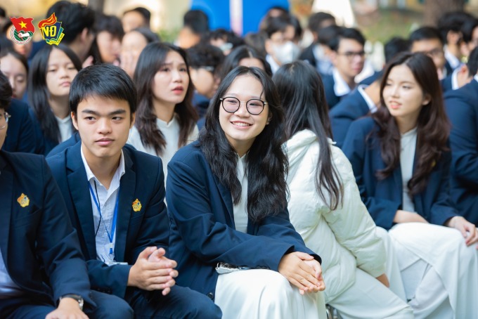 Estudiantes de la escuela secundaria Viet Duc, Hanoi, en la celebración del Día de los Maestros Vietnamitas, el 20 de febrero de 2023. Foto: Página de fans de la escuela