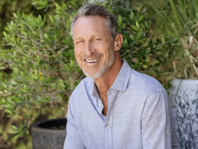 Tiến sĩ Mark Hyman, chuyên gia về tuổi thọ. Ảnh: Mark Hyman