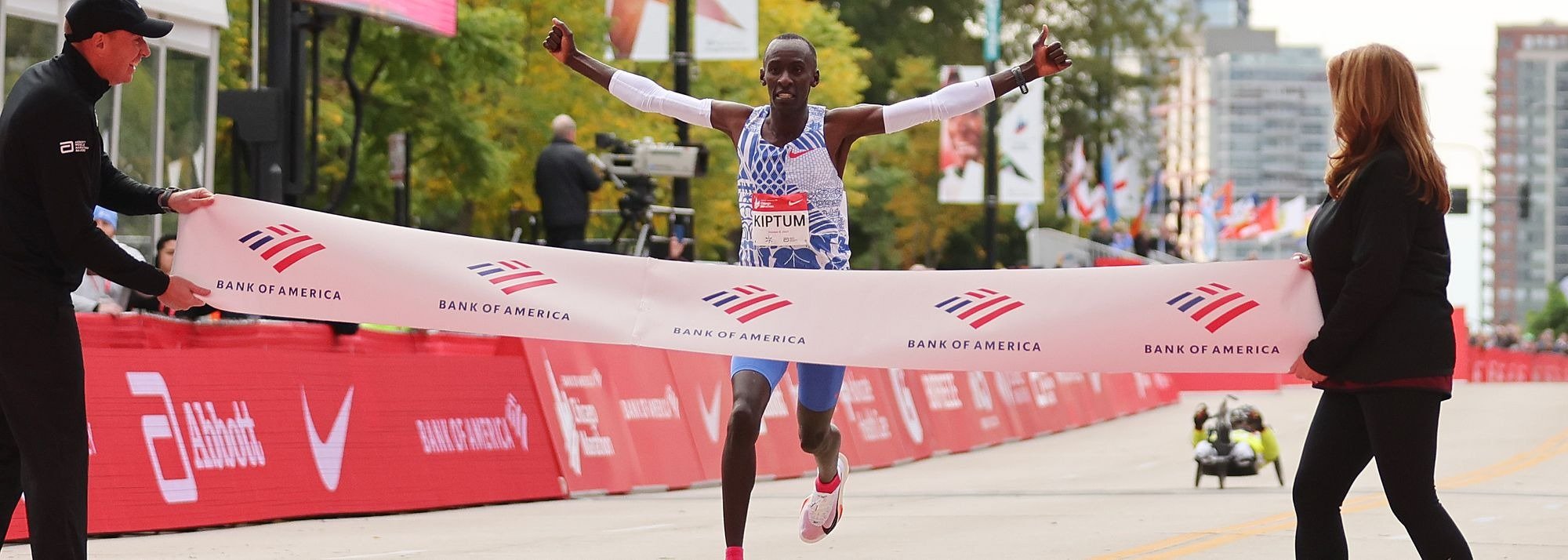 Kiptum remporte la première place et établit un record du monde au marathon de Chicago 2023